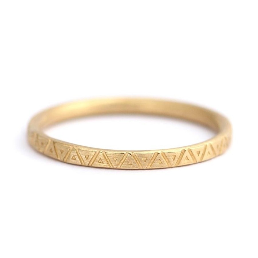 Rings Tomfoolery London | Triangle Pattern Wedding Band