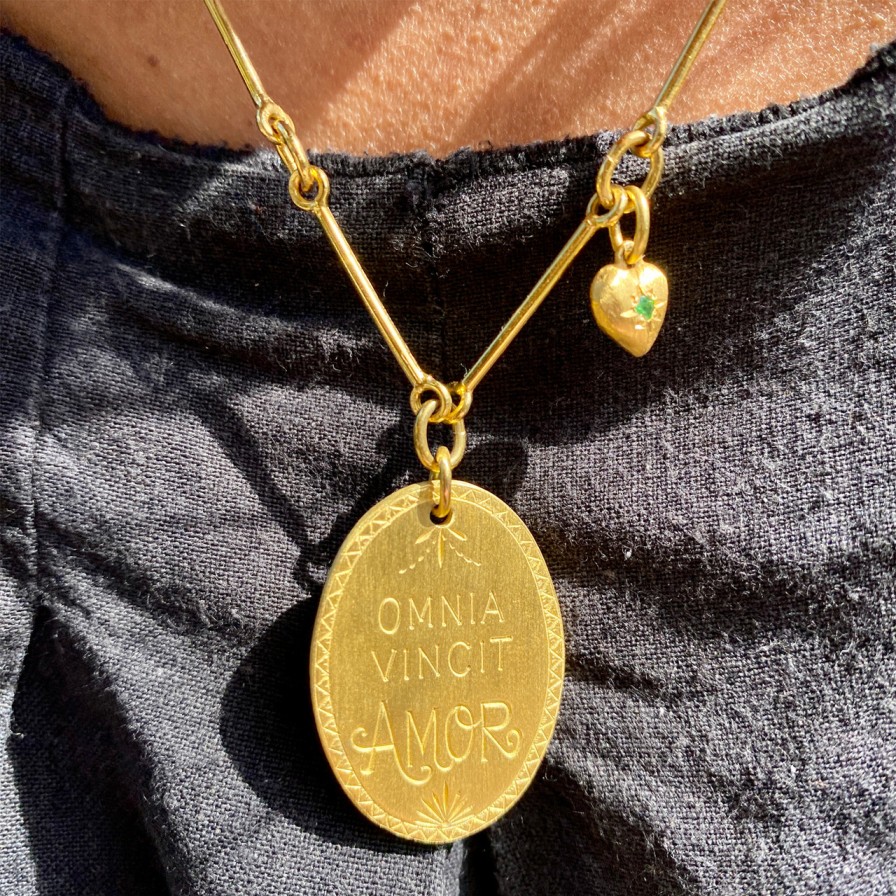 Necklaces Tomfoolery London | Gold Plated Omnia Vincit Tsavorite Pendant